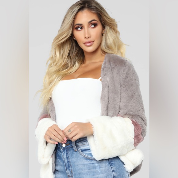 Fashion Nova Colorblock Fur Romance Jacket Grey Combo Size S NWT - Picture 3 of 11